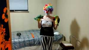 clown-cumming-with-cake_1.jpg